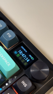 Redragon K724 BEHEMOTH PRO Full Custumizable Smart LCD Screen & dedicated knob 81 keys 3 modes Mechanical Keyboard
