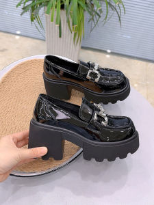 รองเท้าส้นหนาสำหรับผู้หญิง รองเท้าส้นเตี้ยแบบสวม ส้นหนา รองเท้าส้นสูงแบบสวม พื้นยาง สีดำ หนัง PU พื้นรองเท้า PU