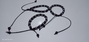 gelang manik huruf dan manik bulat hitam murah