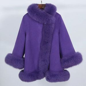 Áo Khoác Nữ Sang Trọng Có Cổ Lông Cáo Thật Ấm Áp Dáng Rộng Màu Trắng Chất Liệu Len Dài Đến Giữa Đùi Không Tay Cổ Tròn Cài Khuy.