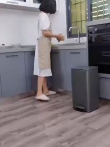 50L Kitchen house Dustbin  Stainless Steel Dust Bin Pedal Step Rubbish Bin Dapur Tong Sampah Bertutup automatic dustbin sampah besar  with cover tall 垃圾桶