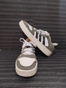 PRELOVED secondhand shoes branded sneakers gray white black stripes casual sport shoes