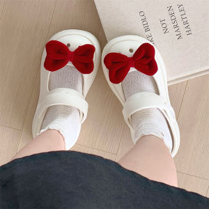 รองเท้าแตะ Mary Janes สไตล์เจ้าหญิงสีแดง สายรัดนิ่ม ทรงหัวมน ทรงหัวมน รองเท้าแตะพื้นหนา EVA สำหรับผู้หญิงในช่วงฤดูร้อน