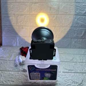 ไฟฉายคาดหัวรุ่นVJP-217กำลังไฟ900วัตต์ กันน้ำกันฝน มีไฟขาว-ไฟเหลือง หน้ากว้าง9CM มีจอดิจิตอลแจ้ง%แบตเตอรี่ 7800MAH