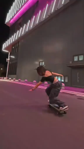 Ván trượt đuôi cá gỗ phong 4 bánh – skateboard cho người mới – đi phố di chuyển tiện lợi
