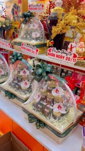 (CHỈ GIAO HỎA TỐC)set quà yến 20.11  gồm 6 hủ yến chưng sẵn vị nhân sâm ( hộp quà muỗng hoa thiệp)