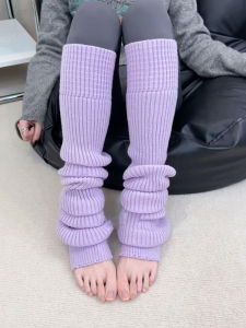 Light Purple Socks + Grey Yoga Pants = Teen Girls Color Scheme ! Purple Really Has a Certain Flavor ~ Sporty Handbag Accessories