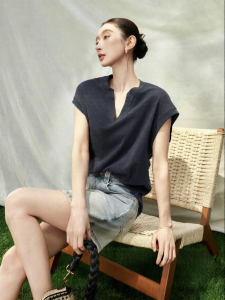 SUSHE | Loose Fit Lyocell Cotton V-Neck Batwing Sleeve Short Sleeve Top