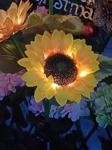 New LED Solar Sunflower Ground Light Simulation Flower Stake Lamp Outdoor Park Yard Garden Decor Pathway Atmosphere Lighting