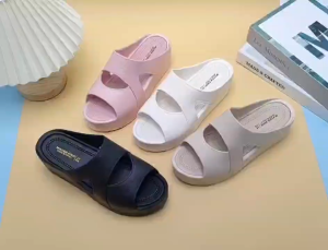 Korean Stylish Womens summer platform wedge sandals - 2025 new fashion versatile plastic outdoor/indoor flip-flops