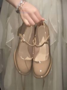 สีนู้ด หนัง เวอร์ชัน Mary Janes รองเท้าส้นสูงสบายสําหรับผู้หญิง หวาน สไตล์ เหมาะสําหรับทํางาน ฤดูใบไม้ผลิ ฤดูใบไม้ร่วง ใหม่ 2024