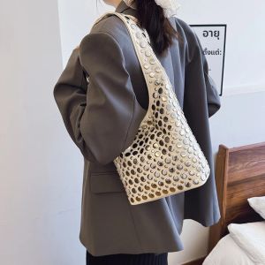กระเป๋าถังลายจุดแฟชั่นกระเป๋าถือผู้หญิงใต้วงแขนไหล่เดี่ยวหนัง PU นุ่มสไตล์วินเทจพร้อมซิปภายใน