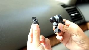 Giá đỡ điện thoại gắn khe gió xe ô tô xoay 360 độ mini