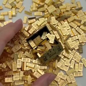 Mini pirate treasure chest gold coins and bars ornament fish tank landscaping aquarium miniature home holiday decoration
