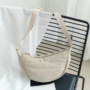 New 2025 Dumpling Shaped Canvas Shoulder Crossbody Bag for Women Nylon Handbag Mobile Phone Bag Casual Style Youth Fashion