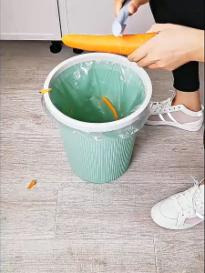 พร้อมส่ง มีดปอกเปลือกผักและผล พร้อมที่เก็บเปลือก พกพาง่าย มีให้เลือก2สี Peeler จากไทย