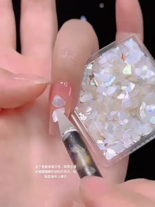 Ready Stock Butterfly Crystal Nail Art Jewelry / Cat Eye Alloy Butterfly Nail Decoration / Exquisite rhinestone 幻彩鲍鱼贝壳片