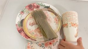 คริสต์มาสใหม่ ธีมซานตาคลอส อุปกรณ์บนโต๊ะอาหารสำหรับงานเลี้ยงเด็ก ถ้วยกระดาษทิ้งกระดาษทิชชูถาดกระดาษสำหรับตกแต่ง(10 แพ็ค)