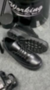 Sepatu Sneakers Docmart Kerja Formal Cowok Kets Casual Outdoor Pria Dewasa