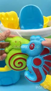 🦀เด็กชาย ชุดเล่นทราย ของเล่นเด็กเล่นในน้ํา และทรายขนาดใหญ่ ถังตักทราย เครื่องมือของเล่นทราย