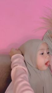 𝐀𝐥𝐦𝐞𝐞𝐫𝐚 - Jilbab Segitiga Instan Anak Masha Jersey / Hijab Anak Instan Jersey - Kerudung Muslim Wanita