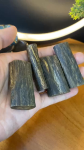 Mặt dây chuyền thô Kì Hải Nam dầu cận chìm đen dầu 10g 123