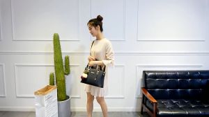 Women's Handbag Fashionable Women's Bag Large Capacity Single Shoulder Crossbody Small Square Bag