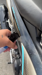 HydroGloss Wax – Premium Gloss Finish Water Repellent & Scratch Hider