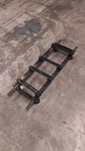 แท่นวางเครื่องพ่นยา แท่นวางปั๊มพ่นยา แท่นพ่นยา (E-ดำตรง) ทำจากเหล็กคุณภาพดี มีความแข็งแรงทนทาน