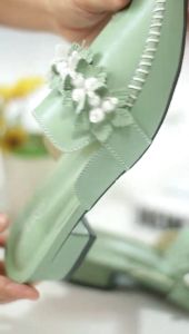 Sandal Wanita Dewasa Hak Teplek Motif Bunga Ujung Tertutup