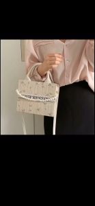 กระเป๋าเป้พื้นผิวขั้นสูง เทรนด์ใหม่ กระเป๋าเป้โซ่มุกแฟชั่น กระเป๋าสะพายไหล่สาว กระเป๋าถือ