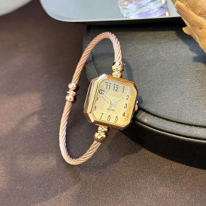 New Fashionable Casual Digital Square Miniature Ladies Quartz Watch Open-Ended Bracelet Watch Stylish Compact Timepiece