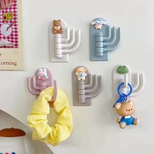 Cartoon 3 Hooks 卡通三钩挂钩 Gantungan Dinding Kartun Comel Cute Wall Sticky Hook Non-Marking Free Punching Student Hanging Key