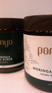 Panya Moringa Body Scrub Pure Natural โมริงก้า บอดี้สครับ ขนาด 150 กรัม ผงขัดผิวมะรุม ใช้งานง่าย สครับขัดผิว อ่อนโยน ปัญญา