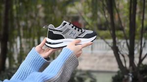 รองเท้าผ้าใบแฟชั่นสำหรับผู้หญิง - น้ำหนักเบา ผูกเชือก รองเท้าวิ่งพร้อมพื้นยางกันลื่น ซับในผ้าระบายอากาศ