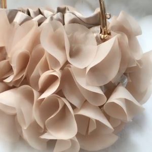 Trendy Casual Handbags: A Guide to Solid Women's Bags & Floral Totes