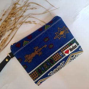 Pouch motif tenun ulos