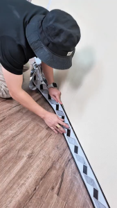 Cuộn Phào Xốp PVC ( 5met x10cm) có sẵn keo trang trí chân tường phào trần chống thấm nước