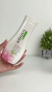 Perawatan Tubuh Body Lotion Shinzui Skin Lightening 200 Gram Varian Matsu Hana Kirei