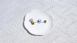Bandai | 1 Món Quà Trang Trí Hình Chó Beagle Dễ Thương Mạ Men Màu Trắng Nhạt Huy Hiệu Kim Loại Trang Sức Cài Áo Phụ Kiện Cho Ba Lô Và Quần Áo Quà Tặng Cho Bạn Bè