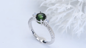 Lohaspie Jewelry Real 1 Carats 925 Silver Ring Green Gem Natural Chrome diopside Garnet Ring 925 Silver Ring With Stone Garnet Stone Ring Ladies Engagement Ring Silver 925 Jewelry