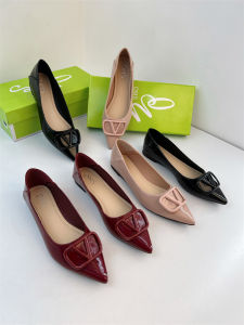 รองเท้าส้นแบนหัวแหลมหนังนิ่มสไตล์ยุโรปหรูหรา รองเท้าทำงานแบบสวม ส้นแบน พื้นยาง ทรงหัวแหลม สไตล์ฝรั่งเศส รองเท้าแฟชั่นฤดูใบไม้ผลิ