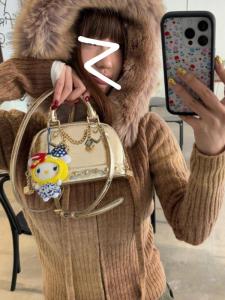 Chic Shell Shaped Shoulder Crossbody Bag for Women Sweet And Cool Style Chain Rivet Handbag Small Size Artificial Leather