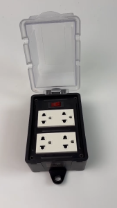 เต้ารับสนามกันน้ำ Nano 4 ช่อง มีเมนสวิตซ์ รับไฟได้ 3680 วัตต์ IP44 เฉพาะบล็อกยาง