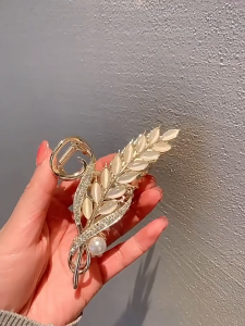 M&P Store - Kẹp tóc càng cua kim loại hình hoa lúa đính ngọc trai - Qùa tặng cho phái nữ vào các dịp