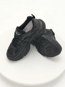 ขายร้อน รองเท้าผ้าใบผู้หญิง รองเท้าเสริมส้น รองเท้ามินิมอล รองเท้าวิ่งสไตล์เกาหลี ๆ จับคู่ทั้งหมด ใส่เที่ยวใส่ทำงานได้ ใส่สบายนุ่มราคาสบายกระเป๋าค่ะ