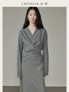 เสื้อยืดคอกว้างแขนยาวหลวมๆ ทรงเข้ารูปเอวเข้ารูปสำหรับผู้หญิงในฤดูใบไม้ผลิ ชุดทำงานลำลอง สไตล์เกาหลี