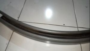 Rel tikung atas pintu garasi (Rel Pintu)