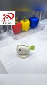 TWOL SHOP 1pcs Toothpaste Squeezer Suction Cup Manual Wall Facial Cleanser Suction Cup
