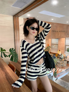 ชุดกีฬาออกกำลังกายลำลองสำหรับผู้หญิง ชุดกระโปรงสั้นผ้าลูกไม้ แขนยาว 2 ชิ้น ฤดูใบไม้ผลิและฤดูใบไม้ร่วง แฟชั่นสตรี